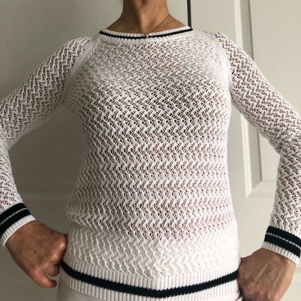 Context light weight summer sweater
